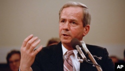 رابرت سی مک‌فارلین - ۱۳ مه ۱۹۸۷