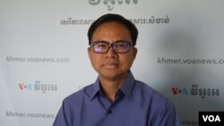 រូបឯកសារ៖ លោក សាម អ៊ីន អគ្គលេខាធិការ​គណបក្ស​ប្រជាធិបតេយ្យ​មូលដ្ឋា ន​ក្នុងពេល​ដែល​លោក​ផ្តល់​បទសម្ភាសន៍​ដល់​វីអូអេ​ កាលពី​ថ្ងៃទី ១៣ ខែឧសភា ឆ្នាំ ២០២២។ (ស៊ុន ណារិន/វីអូអេ)