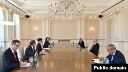 İlham Əliyev ABŞ dövlət katibinin enerji diplomatiyası üzrə müavininin müşavirini qəbul edib