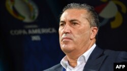 Le sélectionneur portugais Peseiro est pointé du doigt pour la mauvaise entame du Nigeria lors des qualifications pour la Coupe du monde.