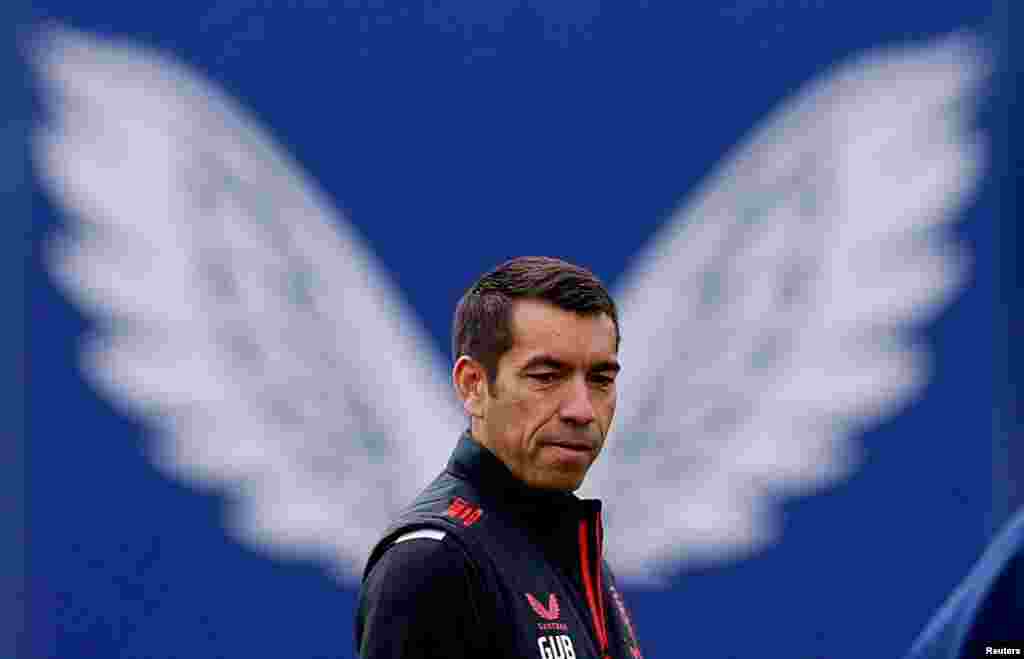 Reyncers meneceri Giovanni van Bronkhorst Reyncers Təlim Mərkəzində 