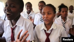 Wanafunzi wa shule ya upili ya Makongeni jijini Nairobi Kenya. PICHA: Reuters