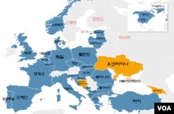 북대서양조약기구(NATO·나토) 현황. 파란색 영역이 30개 회원국. 붉은 글자로 쓴 핀란드와 스웨덴의 신규 가입에 관한 기존 회원국들의 의회 비준 절차가 진행 중이다. 노란색 영역은 그 밖에 가입을 희망한 나라들. [클릭하시면 크게 볼 수 있습니다.]