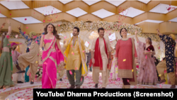 بھارتی فلم'جگ جگ جیو' میں ابرارالحق کا گانا استعمال کرنے پر سوشل میڈیا پر ایک نئی بحث چھڑ گئی ہے۔ ابرار الحق کا کہنا ہے کہ انہوں نے کسی بھارتی فلم کو 'نچ پنجابن'کے حقوق فروخت نہیں کیے ۔