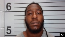 Skiler Bakner u pritvoru na fotografiji Državnog istražnog biroa Oklahome, 29. maja 2022.