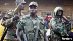 Waasi wa M23 wakiwa karuba, magharibi mwa mji wa Goma Nov. 28, 2022