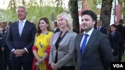 Crnogorski predsjednik i premijer Milo Đukanović i Dritan Abazović, predsjednica Skupštine Danijela Đurović i šefica Delegacije EU u Crnoj Gori Oana Kristina Popa na prijemu povodom Dana Evrope (Foto: Youtube screenshot)