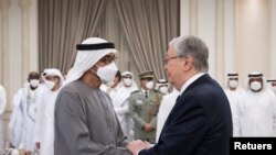 د قزاقستان صدر قاسم جمرات توکایف او د اماراتو نوی صدر د ابوظبي حاکم شیخ محمد بن زاید