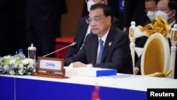 Perdana Menteri China Li Keqiang menghadiri KTT ASEAN yang diadakan di Phnom Penh, Kamboja 11 November 2022. (REUTERS / Cindy Liu)
