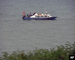 中国渔船驶近金门岛