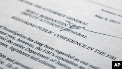 Memo dari Wakil Jaksa Agung AS Rod Rosenstein yang merekomendasikan pemberhentian James Comey sebagai Direktur FBI (foto: dok).