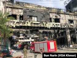 រូបឯកសារ៖ គ្រោងអគារកាស៊ីណូនៅក្រុងប៉ោយប៉ែត ក្រោយអគ្គិភ័យ​កើតឡើង។ (ស៊ុន ណារិន/វីអូអេ)