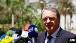 Pour sa part, un vice-ministre russe des Affaires étrangères, Mikhaïl Bogdanov, a affirmé que le centre culturel russe allait rester ouvert, malgré cette attaque