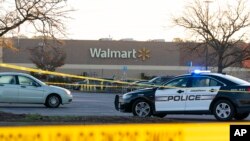 Devant Walmart, à Chesapeake.