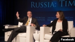 დევიდ კრემერი და ეველინ ფარკასი