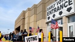 지난 5일 미국 오하이오주 콜럼버스에서 조기 투표소에 나온 유권자들.