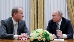 Lãnh đạo Đảng đối lập thân Nga ở Ukraine, ông Viktor Medvedchukut, được Tổng thống Nga Vladimir Putin tiếp ở Điện Kremlin hồi năm 2019