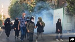 Tehron universiteti oldida, 1-oktabr, 2022 