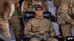 La cérémonie d'investiture du capitaine Traoré à la tête de la transition burkinabè était des plus sobres.