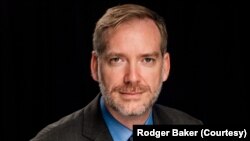 美国地缘政治风险分析机构斯特拉福战略预测（Stratfor）的高级副总裁罗杰·贝克（Rodger Baker）