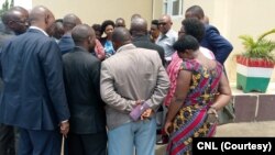 Agaton Rwasa kumwe n'abashingamateka bagenzi biwe igihe bakinjura