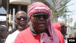 FILE - Social media influencer Joshua Chisa Mbele leads protests in Blantyre, Malawi, Oct. 27, 2022. He was among those arrested Oct. 28 for allegedly inciting violence in an anti-government protest in Lilongwe. (Lameck Masina/VOA)
