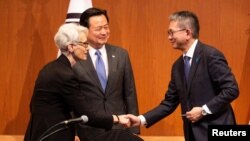 웬디 셔먼 미 국무부 부장관과 조현동 한국 외교부 1차관, 모리 다케오 일본 외무성 사무차관이 지난해 6월 서울에서 만났다.