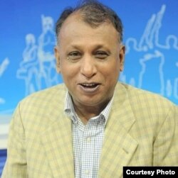 অসীম কুমার উকিল।