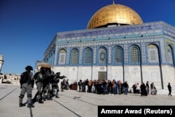 Vue de l'enceinte qui abrite la mosquée Al-Aqsa, connue par les musulmans sous le nom de Noble Sanctuaire et par les juifs sous le nom de Mont du Temple, dans la vieille ville de Jérusalem, le 15 avril 2022.