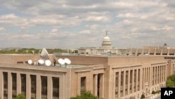 美国之音大楼 侧后方是国会大厦