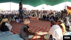 د بنو بکاخېل کې د وزيرستاني کډوالو احتجاجي پرلت