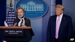 រូប​ឯកសារ៖ លោកស្រី​វេជ្ជបណ្ឌិត Deborah Birx ថ្លែង​នៅ​ក្នុង​សន្និសីទ​កាសែត​មួយ​នៅ​ក្នុង​សេតវិមាន កាលពី​ថ្ងៃទី១០ ខែមេសា ឆ្នាំ២០២០។