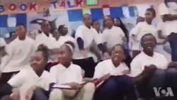 小学生学习如何制作纪录片