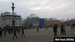 波兰首都华沙市中心。（美国之音白桦摄）