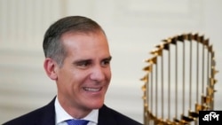 រូបឯកសារ៖ ឯកអគ្គរដ្ឋទូត​សហរដ្ឋ​អាមេរិក​ប្រចាំ​​​ប្រទេស​​ឥណ្ឌា​​​ នៅ​ក្នុង​សេតវិមានកាលពីថ្ងៃទី​០២ កក្កដា ឆ្នាំ២០២១។