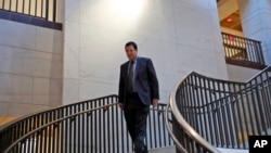 លោក Devin Nunes ជា​ប្រធាន​គណៈកម្មាធិការ​ស៊ើបអង្កេត​របស់​សភា អញ្ជើញ​ទៅ​ដល់​កិច្ចប្រជុំ​បិទ​ទ្វារ​មួយ​ នៅ​ក្នុង​វិមាន​សភា Capitol Hill កាលពី​ថ្ងៃទី៥ ខែកុម្ភៈ ឆ្នាំ២០១៨។