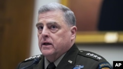 Načelnik združenog Generalštaba američke vojske Mark Mili svedoči na pretresu u Predstavničkom domu (Foto: AP/Evan Vucci)