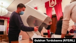 Qirg'izistonda 28-noyabr kuni parlament saylovlari bo'lib o'tdi.