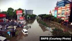 Banjir menggenangi kota Bandung, Jawa Barat, 24 Oktober 2016 (Foto: Badan Nasional Penanggulangan Bencana/BNPB)