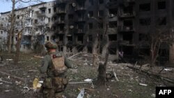 Американските законодавци ќе ја разгледаат новата воена помош за Украина во посебен предлог-закон, откако поголемиот пакет за безбедност заглави.