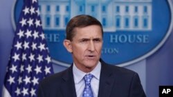 마이클 플린 미국 백악관 국가안보보좌관이 1일 백악관 정례브리핑에서 발언하고 있다.