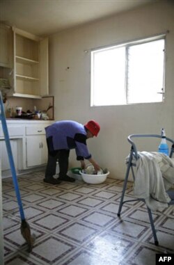 Abrorxo’ja Asqarxo’jayev O’zbekiston, Moldova va Amerika fuqarolari bilan til biriktirib, Yamayka, Dominikana Respublikasi, Filippin va boshqa davlatlar fuqarolarini ishlatgan.