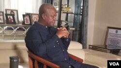L'ancien président du Ghana John Dramani Mahama lors d'un entretien avec VOA, le 14 décembre 2020.