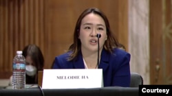 美国国防部管理分析师哈美琳（Melodie Ha）2023年1月26日在听证会上发言（USCC视频截图）