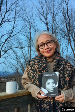 Endah Raharjo, Penerjemah kumpulan esai karya Tony Morrison berjudul “The Source of Self-Regard” (Dokumentasi Pribadi)