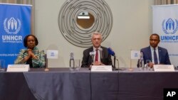 Komisaris Tinggi PBB untuk Pengungsi Filippo Grandi (tengah). 