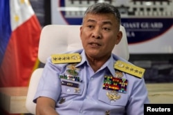 Komandan Penjaga Pantai Filipina Laksamana Artemio Abu menghadiri wawancara dengan Reuters di markas Penjaga Pantai Filipina di Manila, Filipina, 6 Februari 2023. (REUTERS/Eloisa Lopez)