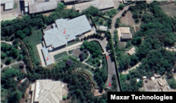 김정은 위원장의 주거시설로 알려진 15호 관저. 1. 관저와 지하시설을 연결하는 건물 2. 관저 3. 관저 입구 4. 또 다른 지하시설 연결 통로. 사진=Maxar Technologies (via Google Earth)