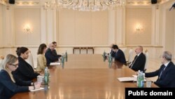 Prezidenti İlham Əliyev ABŞ Dövlət katibinin enerji diplomatiyası üzrə müavininin müşaviri Laura Lokmanı qəbul edib. (foto: prezident.az)