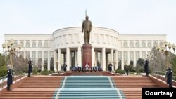 Islom Karimov yodgorligi, Toshkent, O'zbekiston